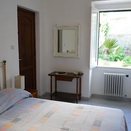 Fm Apartmán Forio di Ischia